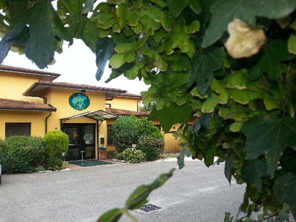 Hotel Parco Castelvetro Piacentino エクステリア 写真