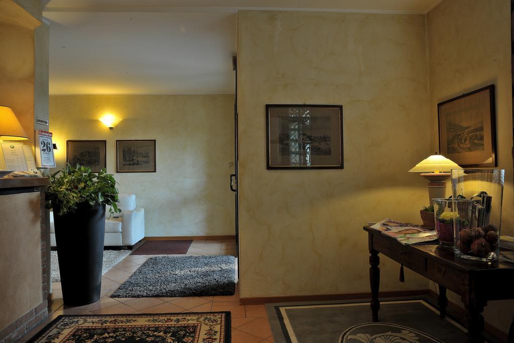 Hotel Parco Castelvetro Piacentino エクステリア 写真